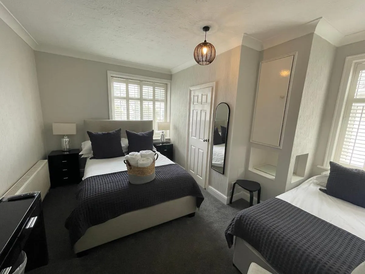 Grosvenor Lodge Guest House Christchurch  United Kingdom