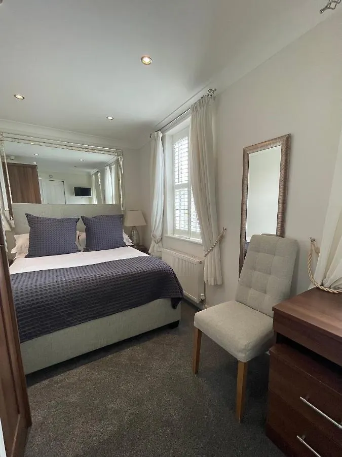 Grosvenor Lodge Guest House Christchurch  Bed & Breakfast Christchurch (Dorset)